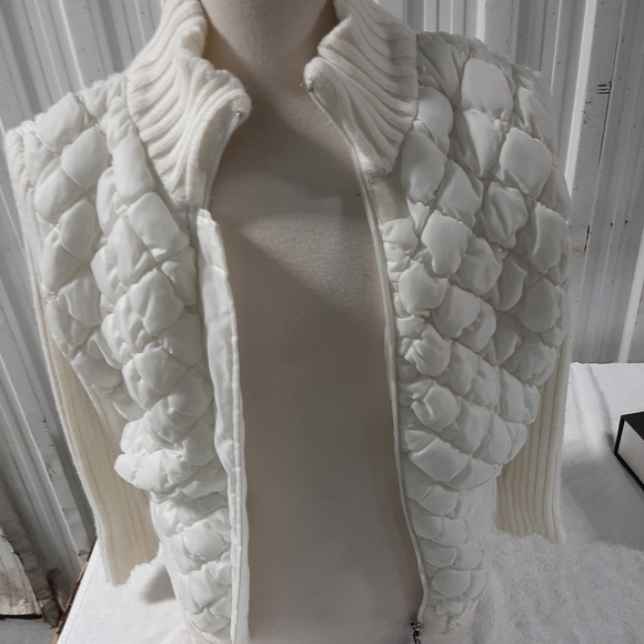 Ladies clothing - Picture 3 of 8